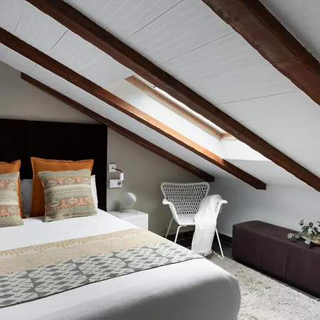 Carretas Attics Apartments-2